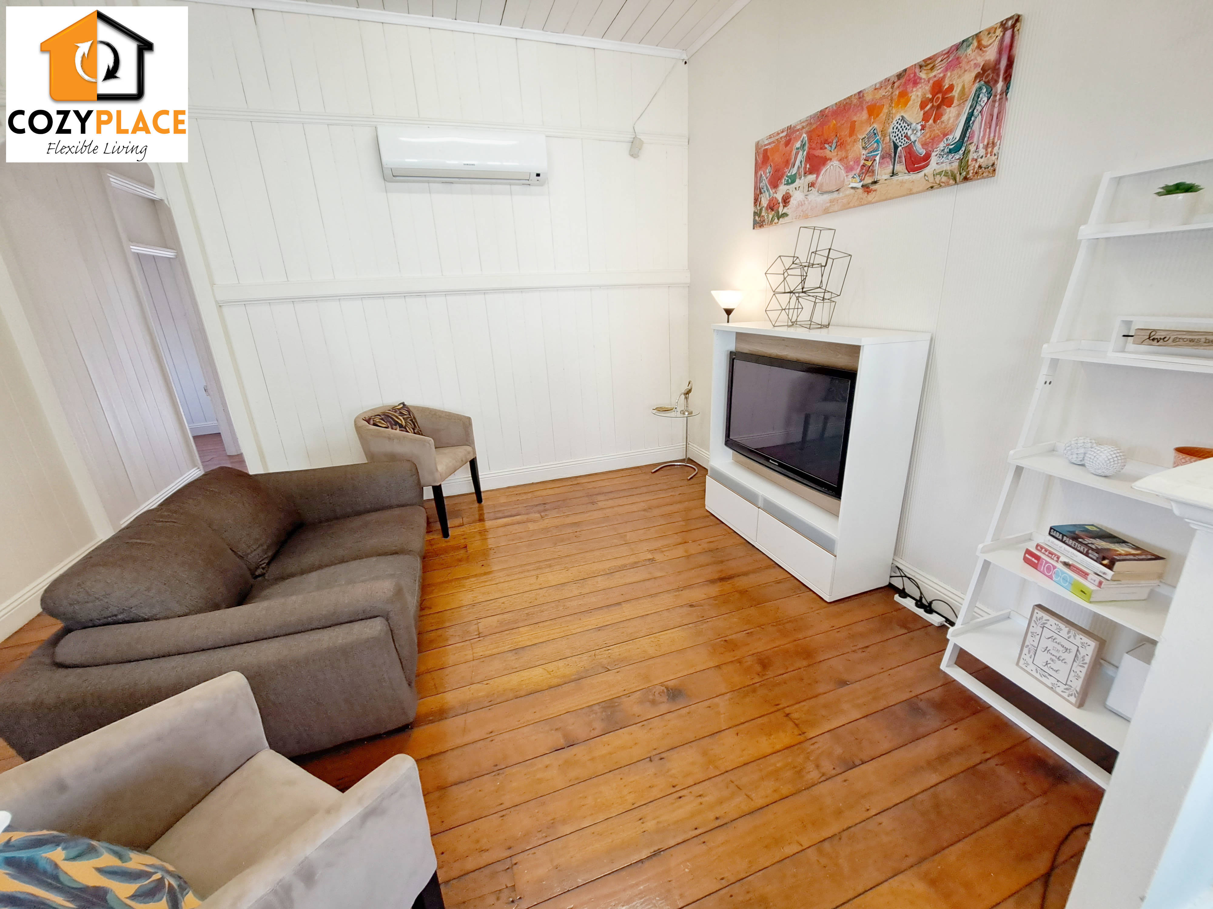 Spacious room in Kelvin Grove – Upper floor