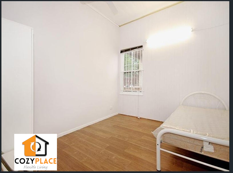 Single Room in Spring Hill