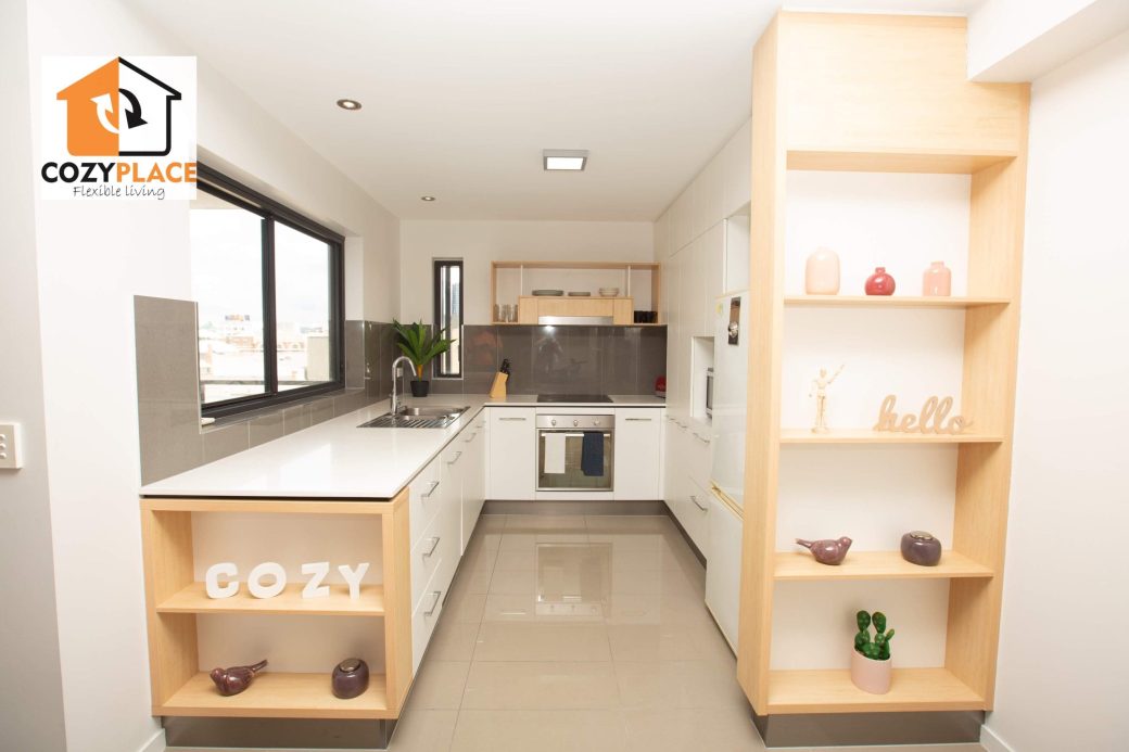room-for-2-people-in-the-best-location o-fortitude-valley-kitchen-with-cabinets
