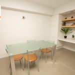 room-for-2-people-in-the-best-location o-fortitude-valley-dining-room