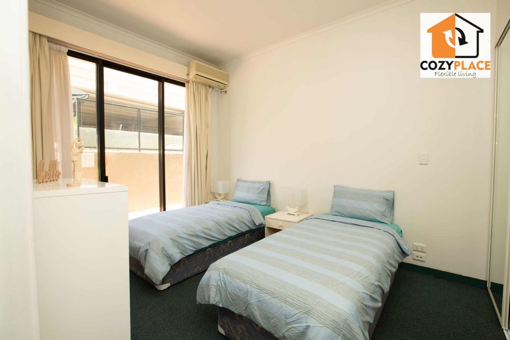 room-for-2-people-hotel-living-in-south-brisbane-room-with-two-beds
