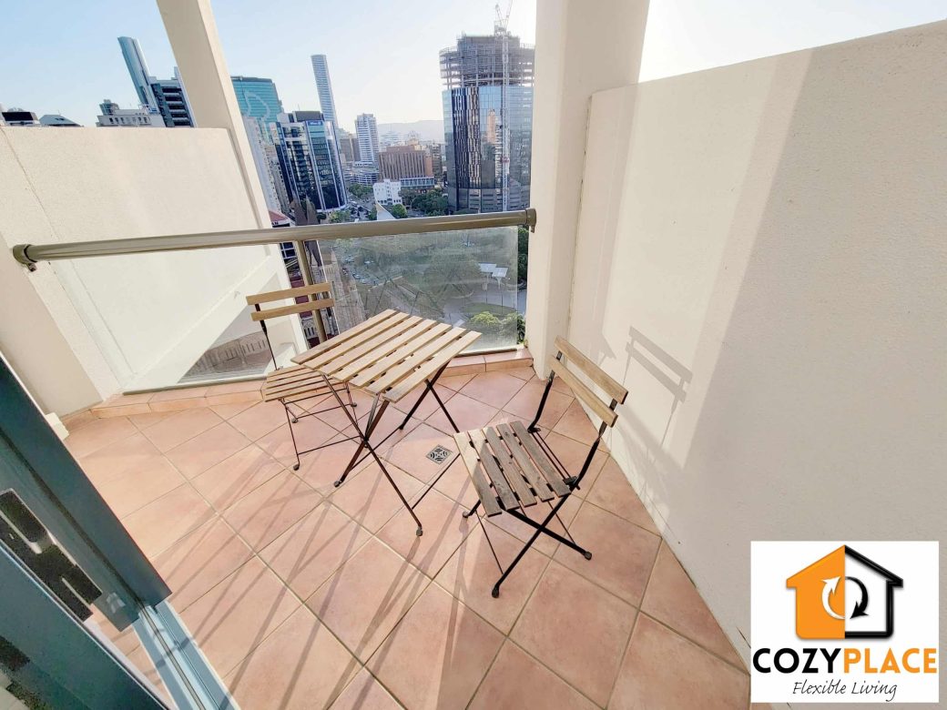 city-room-with-facilities-and-brisbane-river-views-ensuite-room-balcony