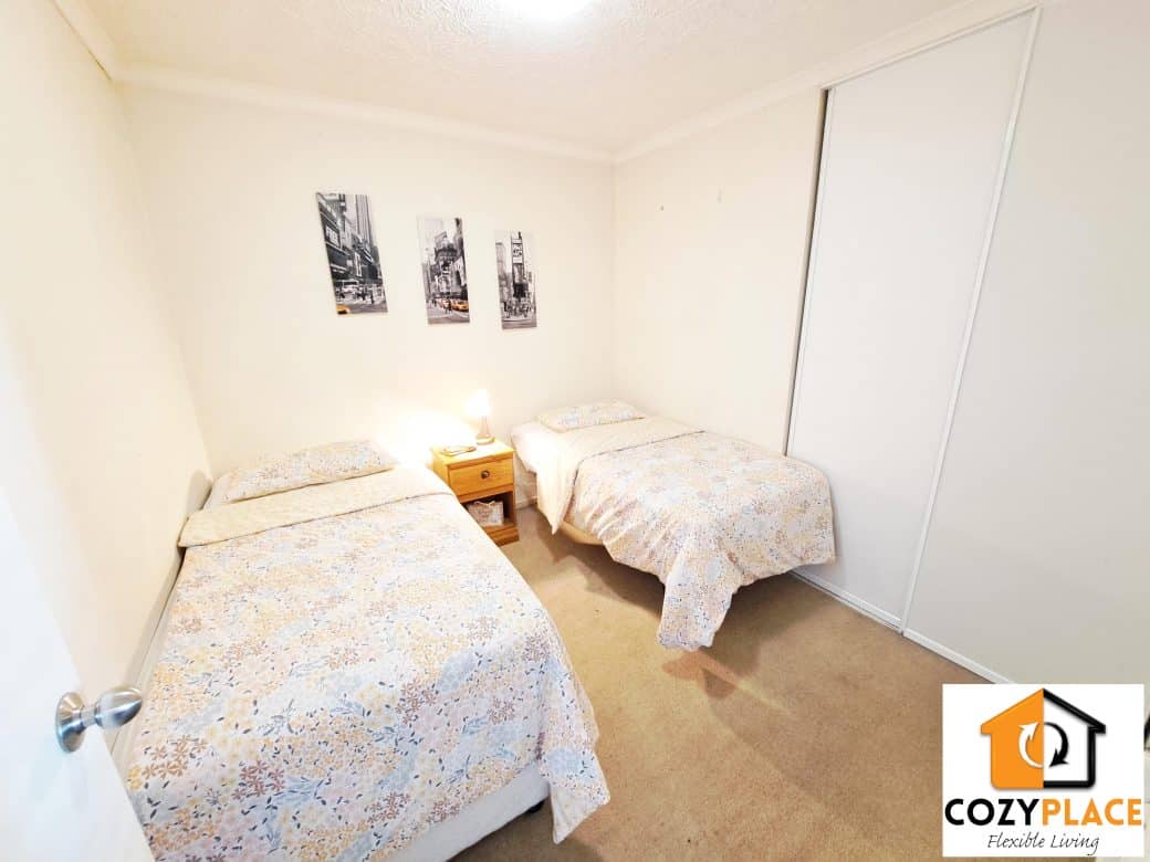 master-room-for-2-people-inner-city-resort-style-unit-fortitude-valley-room-with-two-beds