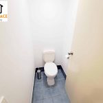 inner-city-single-room-close-to-the-river-toilet