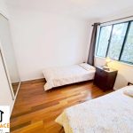 inner-city-single-room-close-to-the-river-room-with-two-beds-2