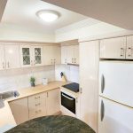 Room-for-2-people-with-own-bathroom-in-spring-hill-kitchen