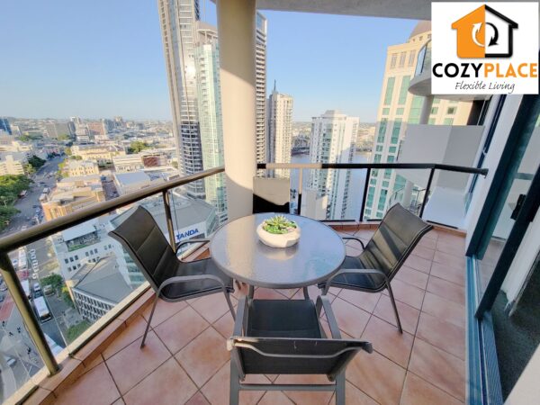 City Room with facilities and Brisbane River views-Ensuite room - Image 2