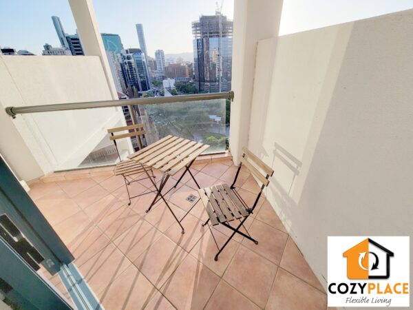City Room with facilities and Brisbane River views- with own bathroom - Image 5