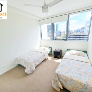 Modern Room with own bathroom in Fortitude Valley- for 2 people