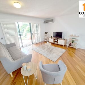 Inner-city double room close to the river
