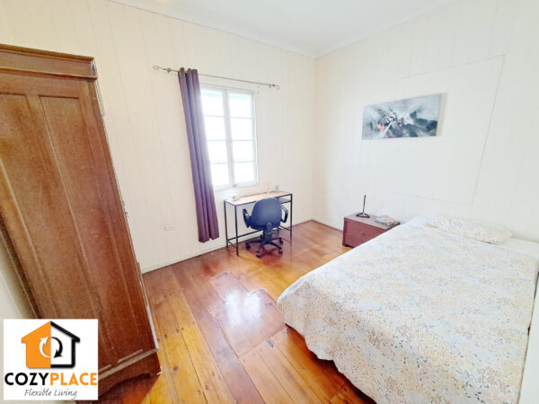 Single room for rent in Woollongabba