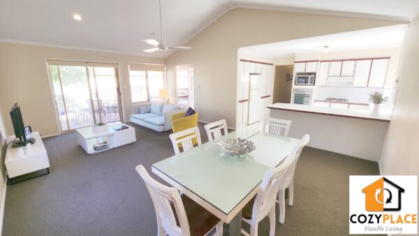 Big single room in South Brisbane - Image 6