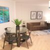 Room for a couple/1 person in Master piece apartment Kangaroo Point - Image 5