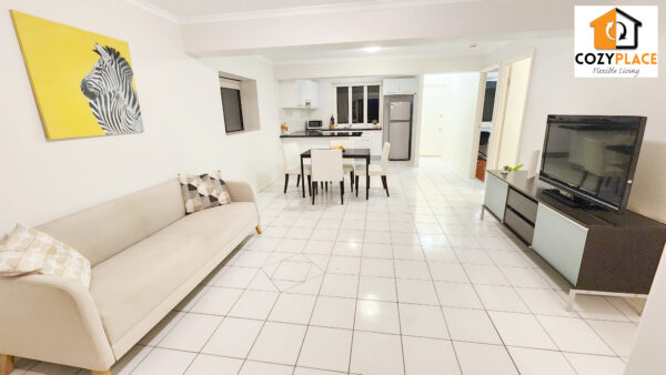 Single Room with ensuite in Red Hill – Ground floor - Image 6