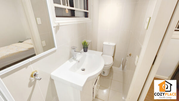 Single Room with ensuite in Red Hill – Ground floor - Image 8