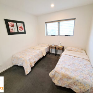 Private room with own bathroom in South Brisbane-for 2 people