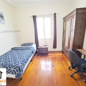 Single room in Woollongabba for 1 person