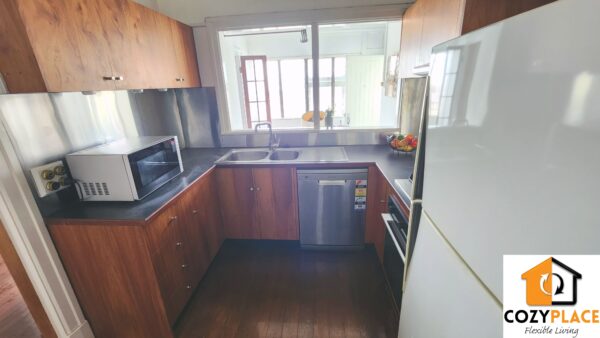 Spacious Room for 2 people in Gregory Terrace - Image 8