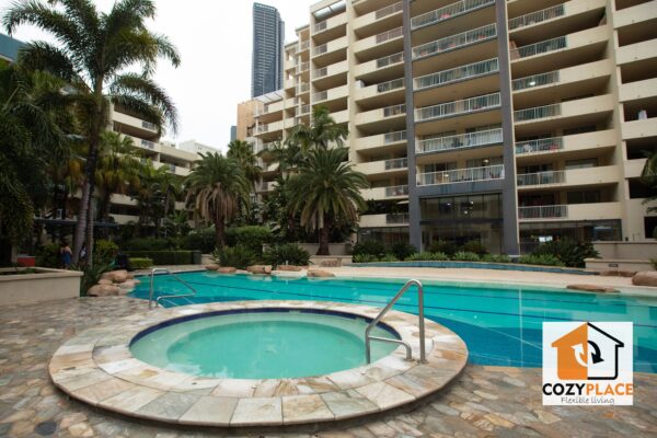 Room with own bathroom in Fortitude Valley - Resort style building - Image 10