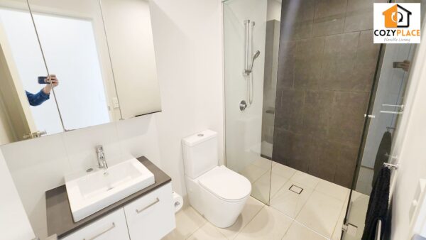 Master room with Ensuite in Fortitude Valley- for 2 people - Image 4