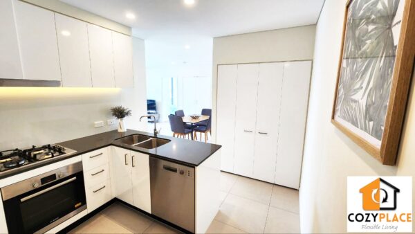Gorgeous Master room with Ensuite in Fortitude Valley- for 2 people - Image 6