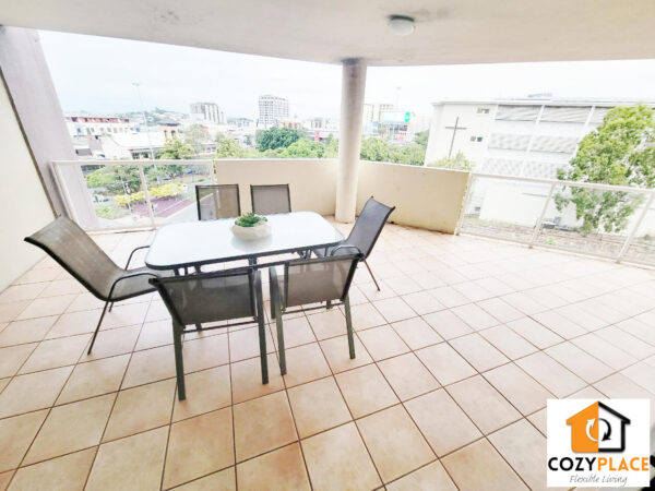 Master room for 2 people- Inner City Resort style unit Fortitude Valley - Image 9