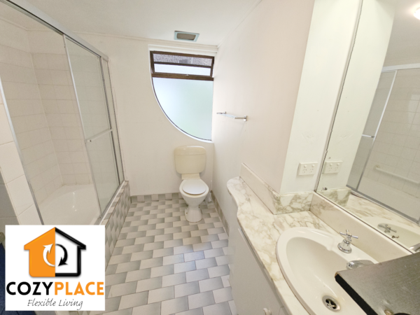 Share Room with own Bathroom in Brisbane City - Image 2