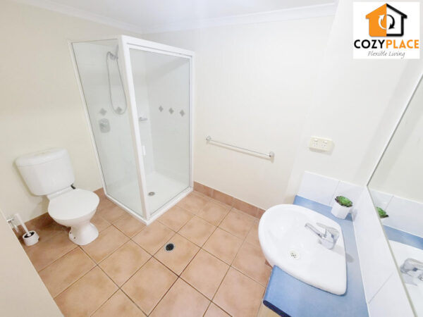 Master room for 2 people- Inner City Resort style unit Fortitude Valley - Image 3