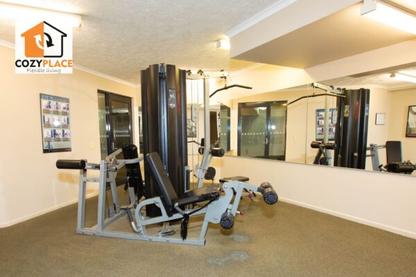 Master room for 2 people- Inner City Resort style unit Fortitude Valley - Image 12