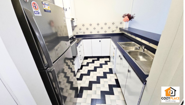 Share Room with own Bathroom in Brisbane City - Image 3