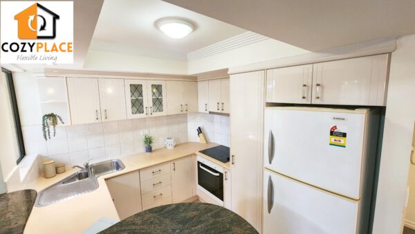 Master room with ensuite in Spring Hill - Image 9