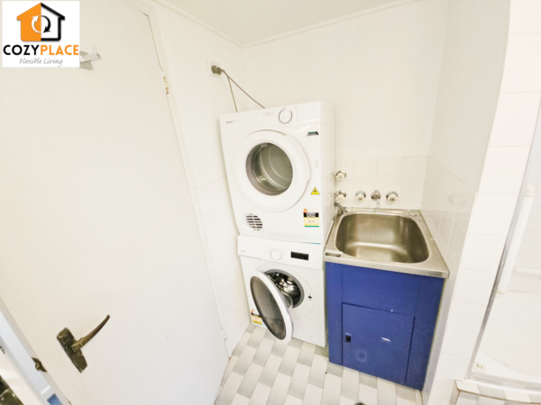 Share Room with own Bathroom in Brisbane City - Image 5