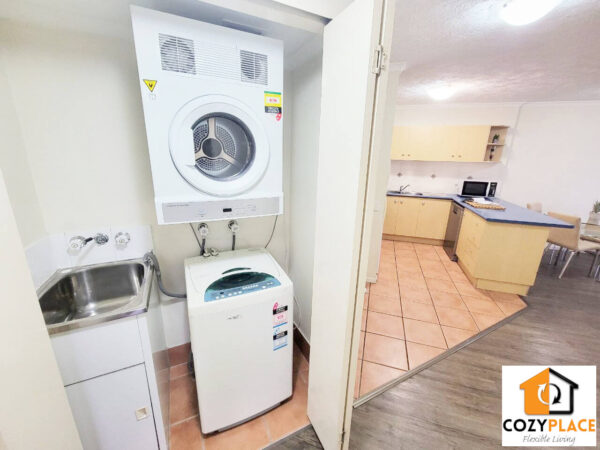 Master room for 2 people- Inner City Resort style unit Fortitude Valley - Image 7