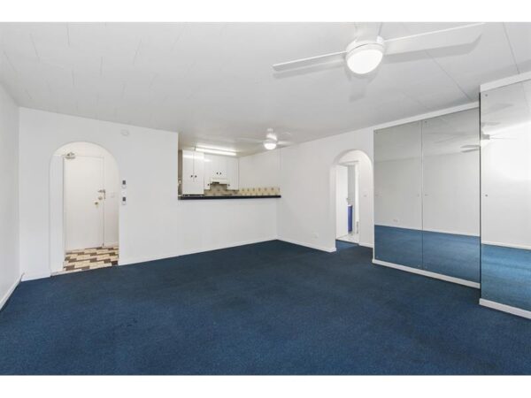 Share Room with own Bathroom in Brisbane City - Image 22