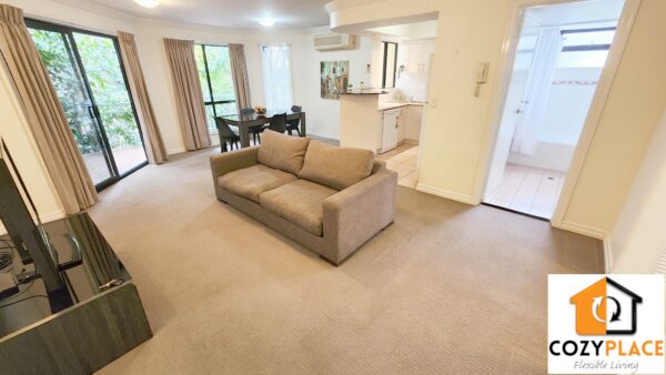 Master room with ensuite in Spring Hill - Image 8