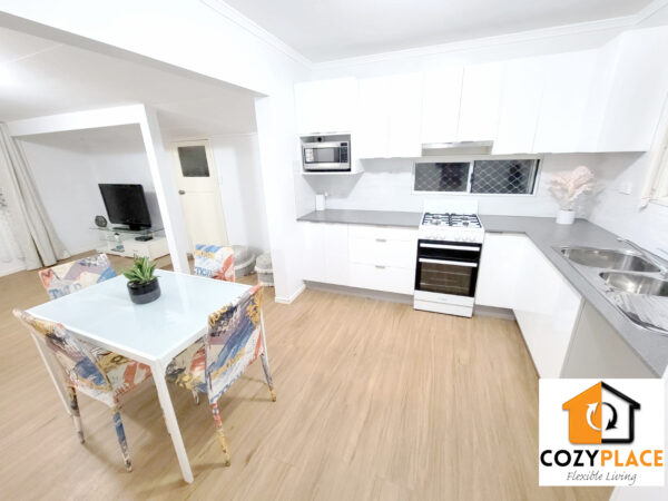 Spacious Private room in Kangaroo Point – for 1 person - Image 6