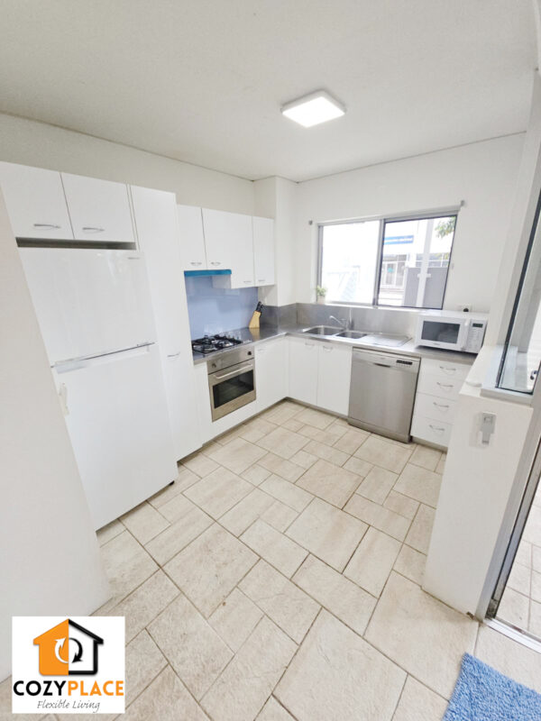 Master Room with ensuite in the best location of Fortitude Valley - Image 11
