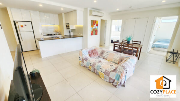 Private Modern Room with own bathroom in Fortitude Valley- for 2 people - Image 11