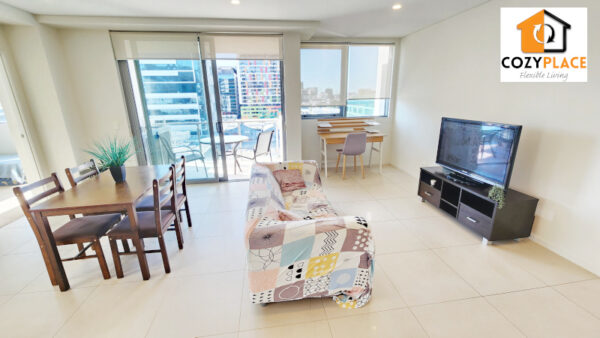Private Modern Room with own bathroom in Fortitude Valley- for 2 people - Image 7