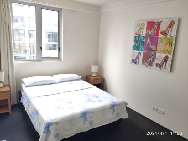 Gorgeous share room in Spring Hill. - Image 5