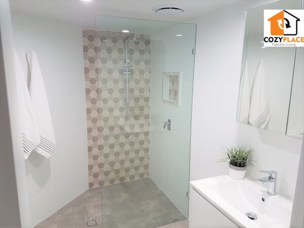 Room for a couple/1 person in Master piece apartment Kangaroo Point - Image 8