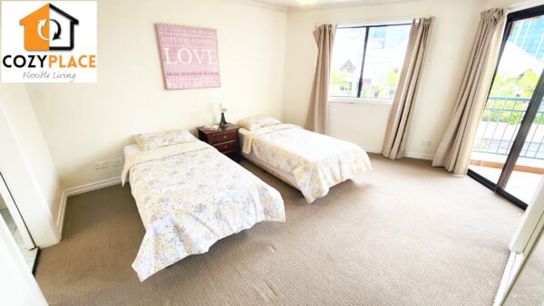 Master room with ensuite in Spring Hill