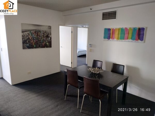 Gorgeous share room in Spring Hill. - Image 4