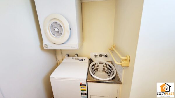 Private room with Ensuite in Fortitude Valley - Image 8