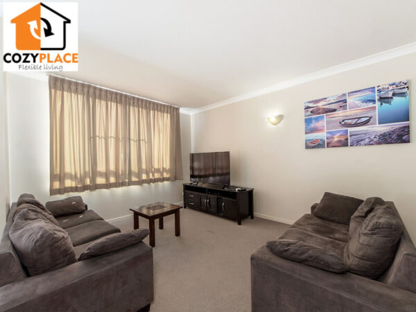 Master bedroom with ensuite - Image 6