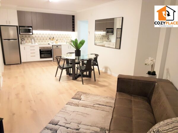 Room for a couple/1 person in Master piece apartment Kangaroo Point - Image 7