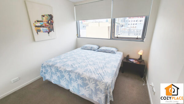 Room with own bathroom in Fortitude Valley - Image 3