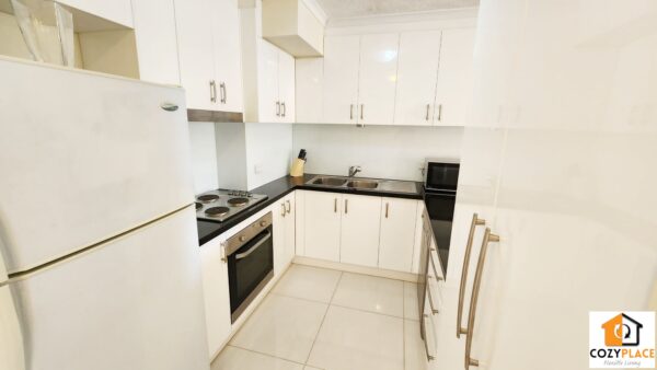 Private room with Ensuite in Fortitude Valley - Image 7