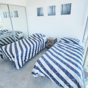 Resort style and Ocean View Room with own bathroom for 2 people – Southport