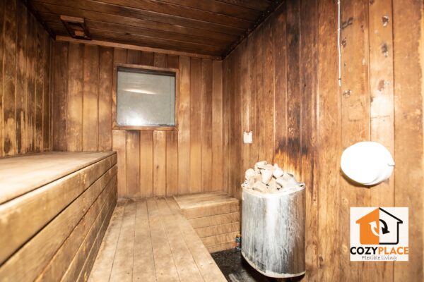 Private room with Ensuite in Fortitude Valley - Image 12